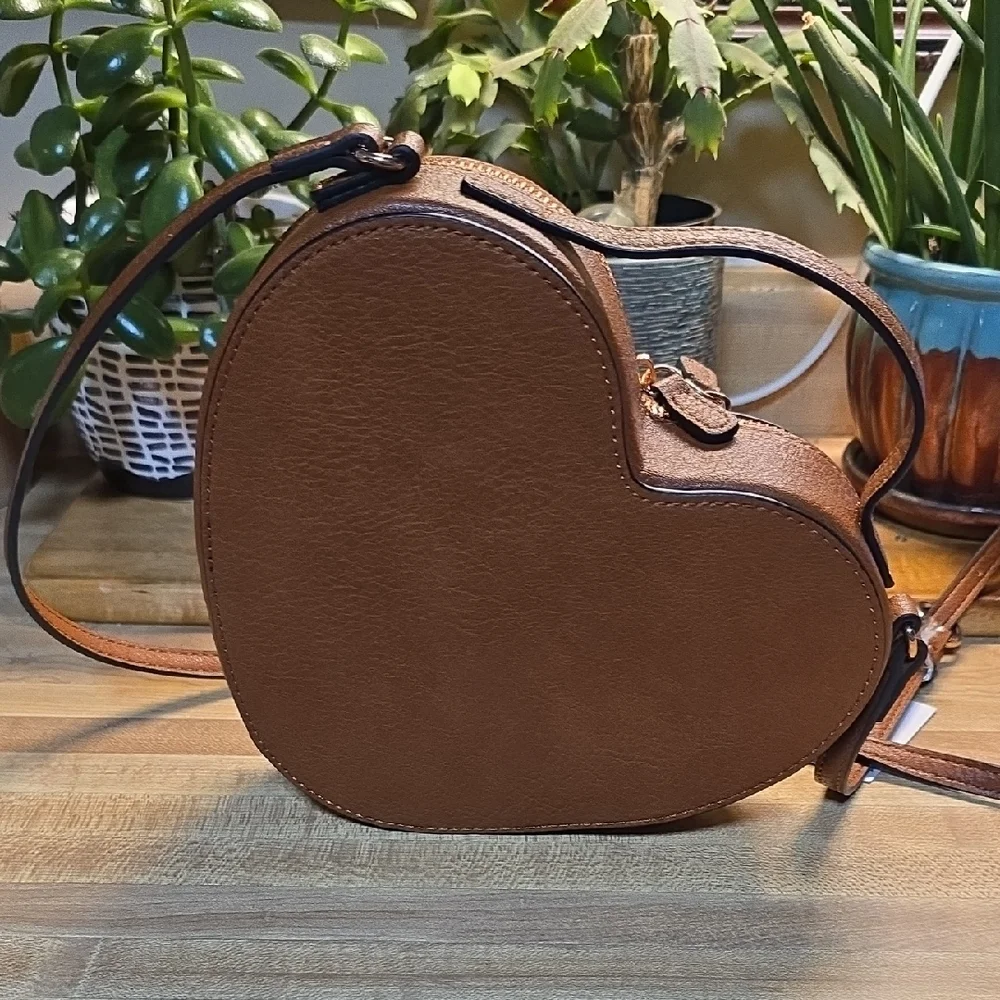LC Lauren Conrad Heart-Shaped Tan Vegan Leather Crossbody Bag - Picture 4 of 5